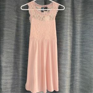 Weavers - Lace Dress - Size Small NWT